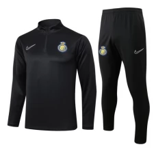 Al Nassr FC Tute Felpe da Allenamento 2024/25 - 1-4 Zip Nero Al Nassr FC Tute Felpe da Allenamento 2024/25 - 1-4 Zip Nero