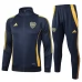 CA Boca Juniors Tute Giacca da Allenamento 2024/25 - Dark Grigio CA Boca Juniors Tute Giacca da Allenamento 2024/25 - Dark Grigio