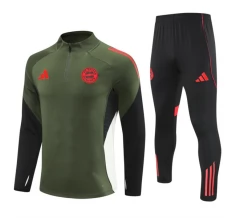 FC Bayern München Tute Felpe da Allenamento Bambino 2025/26 - 1-4 Zip Verde FC Bayern München Tute Felpe da Allenamento Bambino 2025/26 - 1-4 Zip Verde