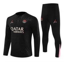 Paris Saint Germain Tute Felpe da Allenamento Bambino 2024/25 - 1-4 Zip Nero Paris Saint Germain Tute Felpe da Allenamento Bambino 2024/25 - 1-4 Zip Nero