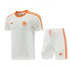 Tuta(Maglia+Shorts) FC Bayern München 2026/27 Beige Tuta(Maglia+Shorts) FC Bayern München 2026/27 Beige